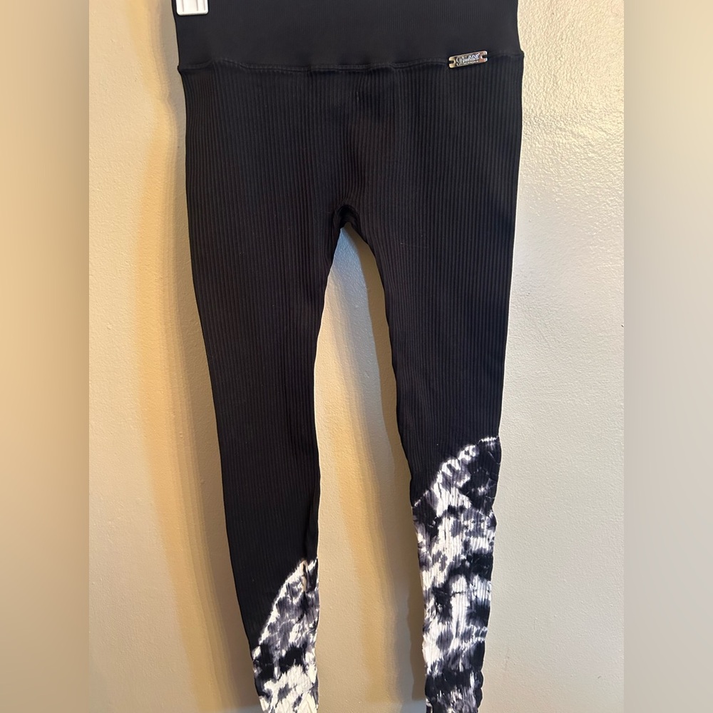 Bombshell Sportswear Black and White Tie-Dye Leggings